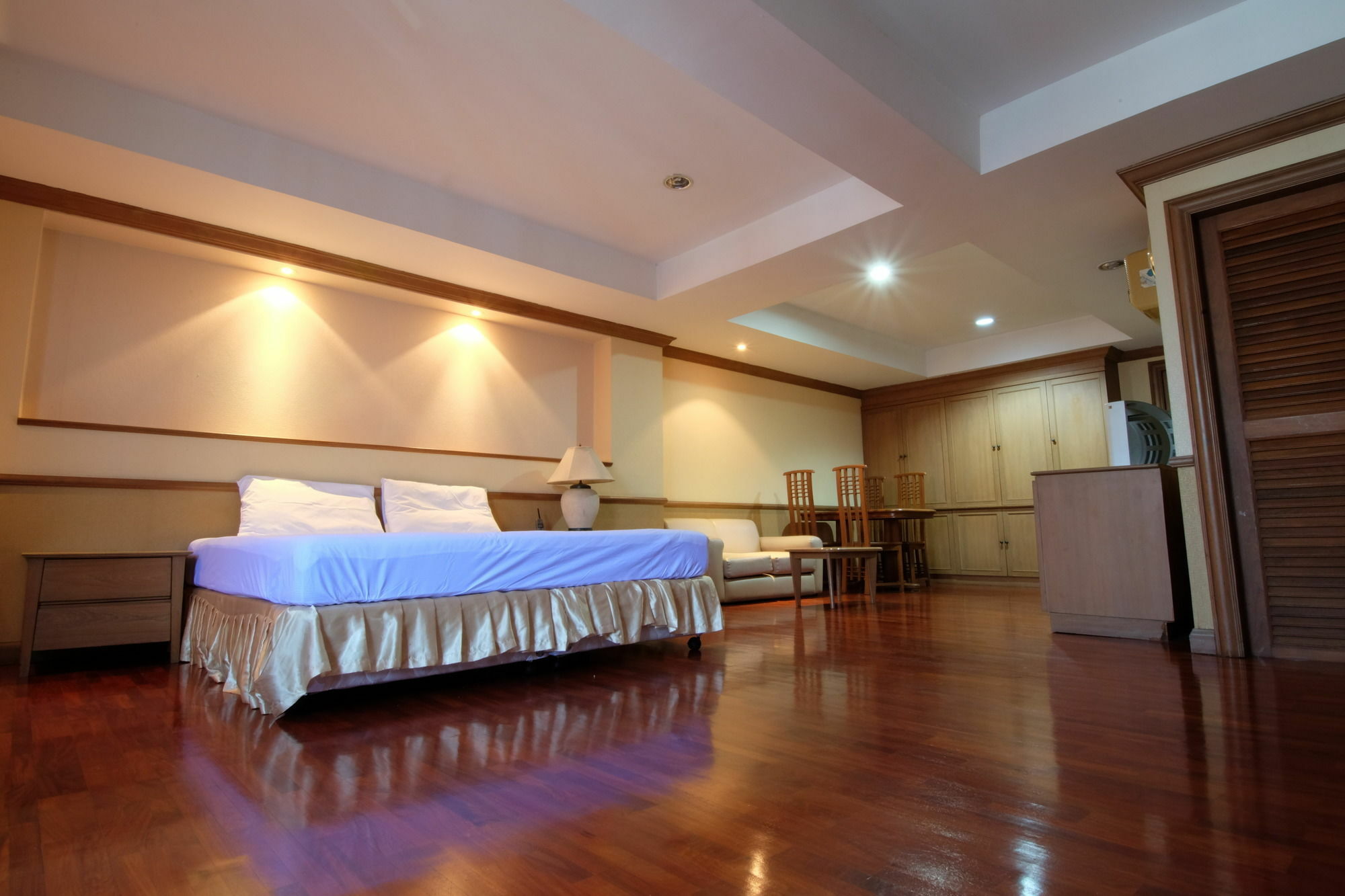 Alameda Suites Hotel Bangkok Luaran gambar